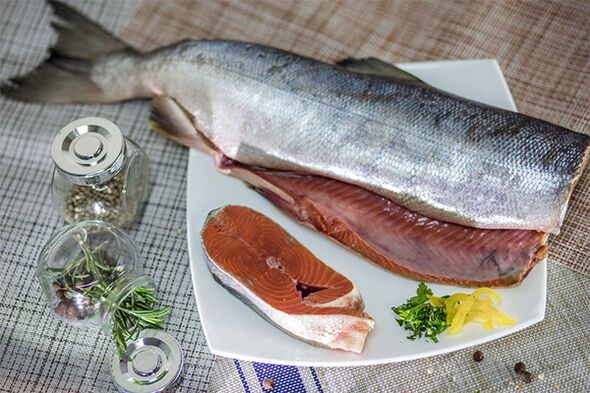 Keta é um peixe relativamente barato, rico em oligoelementos necessários para um homem. 